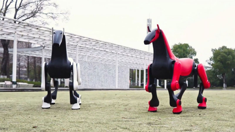 Китайските инженери разработиха „робокня“, способен да пренася конник до 50 кг по хълмиста територия