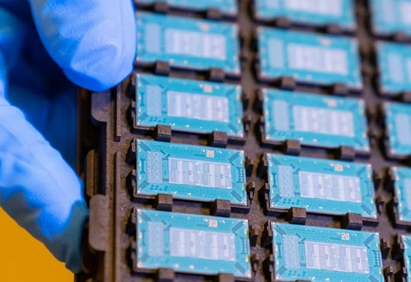 Процентът на готови чипове Intel 18A достигна впечатляващи 65 %