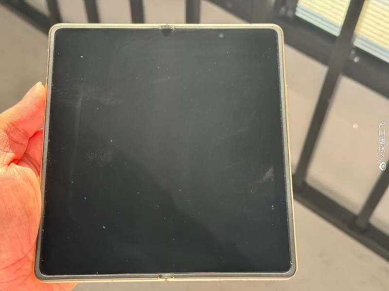 Оppo и Honor се подготвят да издадат сгъваеми телефони без сгъване на екрана – това е истинско ново решение.