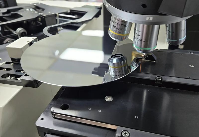ТСМС отложи стартирането на High‑NA EUV, обяви процеса A13 и сподели планове за края на десетiletия.