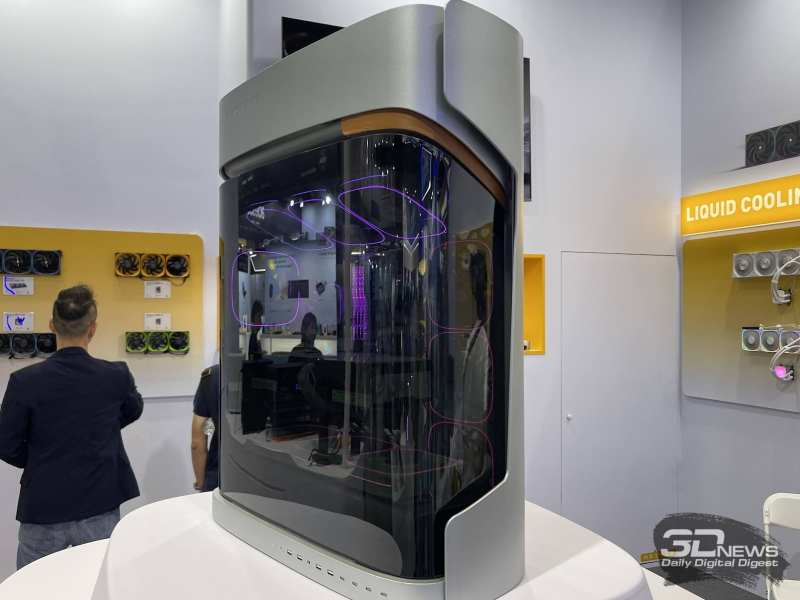 Геометричният бъдещ презентира на Computex 2026 гигантски корпуси, бляскави блокови захранващи устройства и най-новите системи за охлаждане с течност.