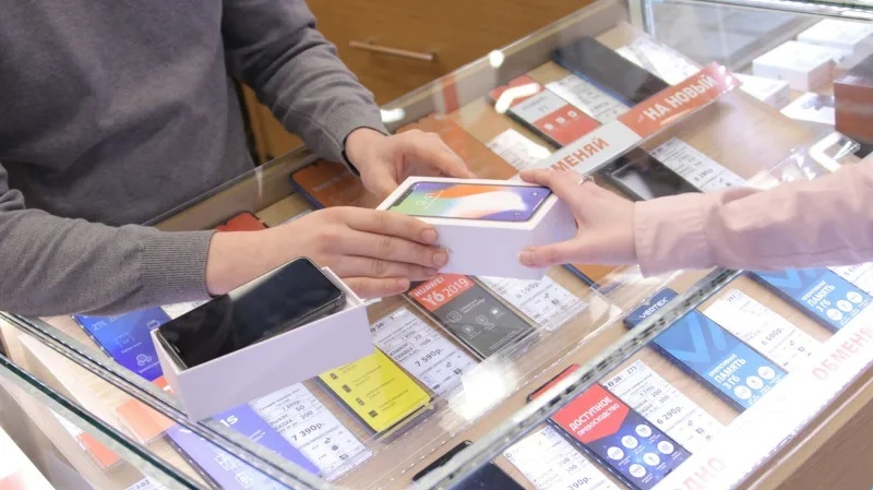 Търсенето на смартфони по целия свят се увеличи с 1 % през първото тримесечие на 2026 г.