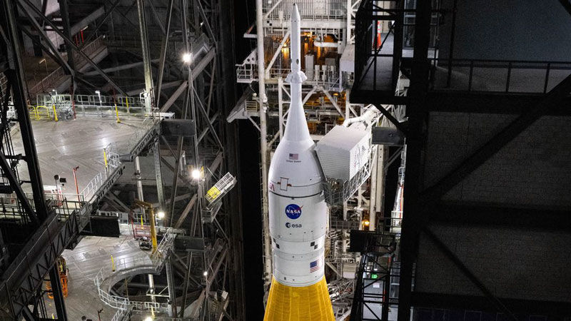 НАСА обяви нов срок за пилотираното кацане на Луната: мисията Артемида II сега е потвърдена и стартирана.