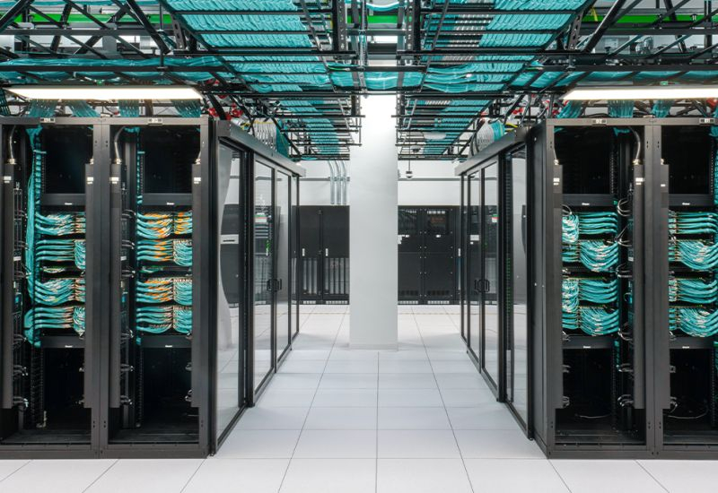 САЩ планират да ограничи продажбата на AI-чипове от Nvidia и AMD само на компании, занимаващи се с изграждането на местни центрове за данни.