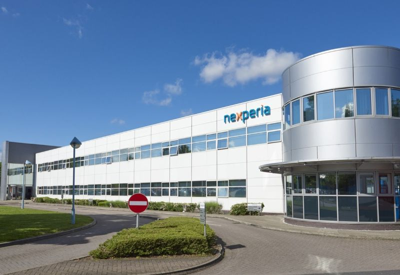 Неформална Европа: китайският завод Nexperia започна производството на чипове без силиконови плочи.