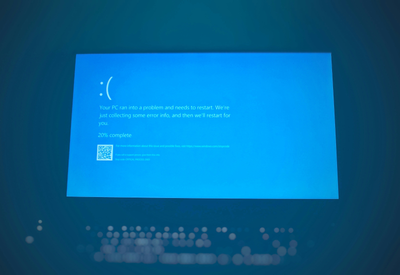 Обновлението на Dell SupportAssist доведе до масивни синя екрана и безкрайни рестарти на лаптопите