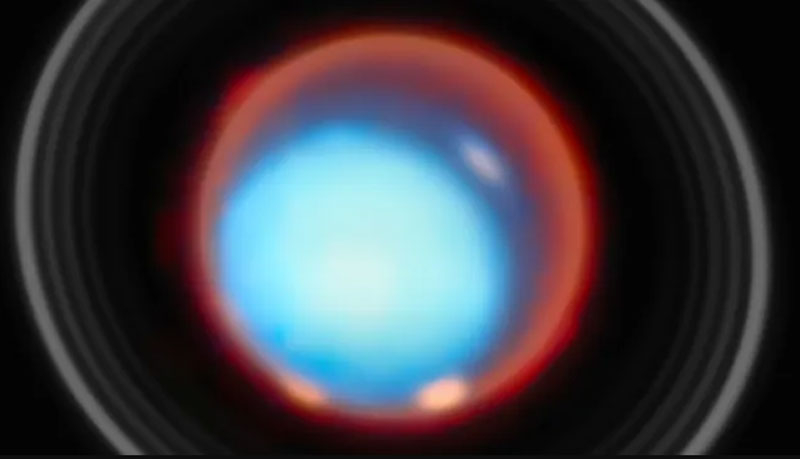 Джеймс Уебб създаде първата триизмерна карта на полярните сияния на Уран, където те са видими дори и в екватора.