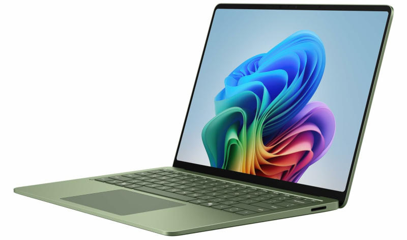 Microsoft Surface Laptop 8 със процесори Snapdragon X2: подробности и цветови варианти, публикувани след изтичането на информацията.