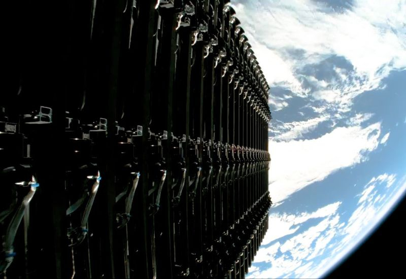 SpaceX и Blue Origin се конфликтират поради облачни центрове за обработка на данни, като се обръщат един към друг със скарби до FCC