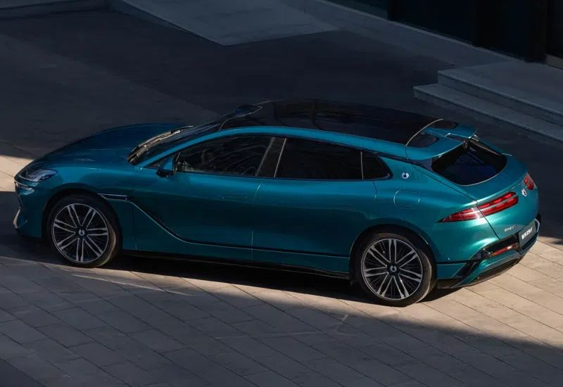 BYD стартира електрически автомобил Denza Z9 GT, който може да измине 1036 km без презареждане.