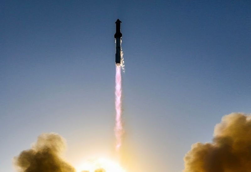 SpaceX отлага плана за Марс, за да се съсредоточи върху Луната през 2026 г.