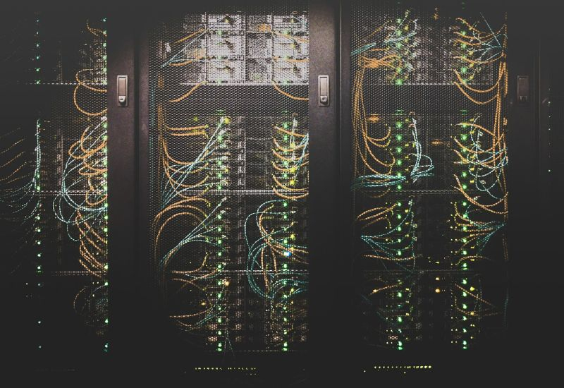 Алфабет планира да продаде акции за сума от 80 милиарда долара за развитие на инфраструктурата за изкуствен интелект.