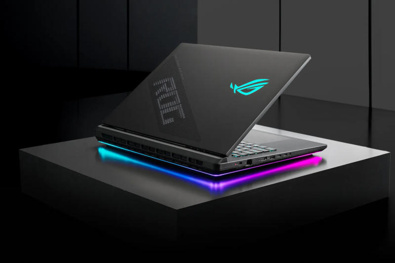Asus ROG Strix SCAR 18 дебютира като флагмански игрови лаптоп, консумиращ до 320 Вт