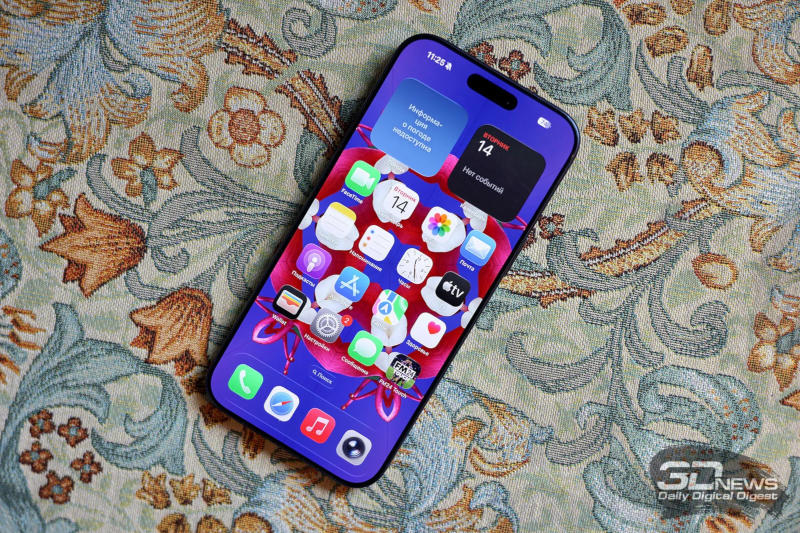 Apple iPhone Pro в юбилея ще преживи кардинално изменение на дизайна: екрана ще се огъва от всички страни.