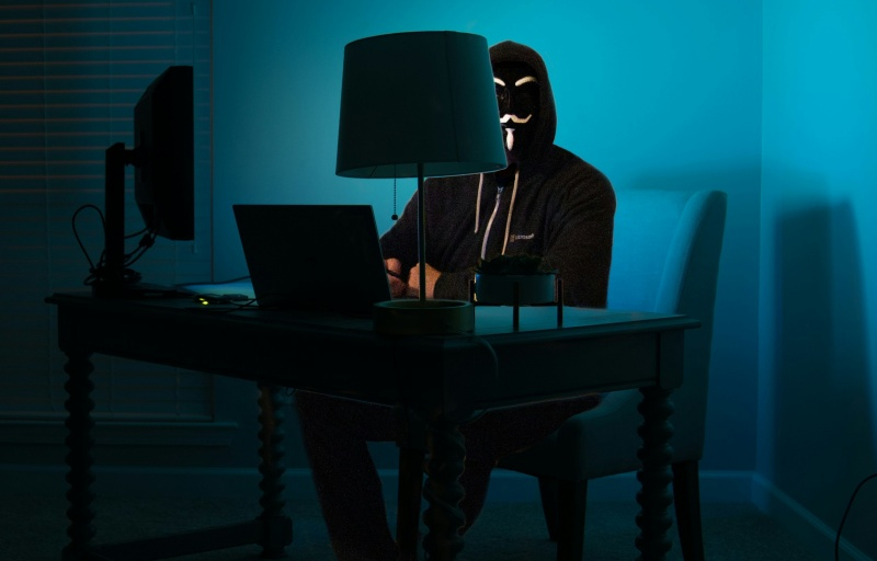 Плъзващо се приложение Starlink стартирало мининг на криптовалути на Android устройства