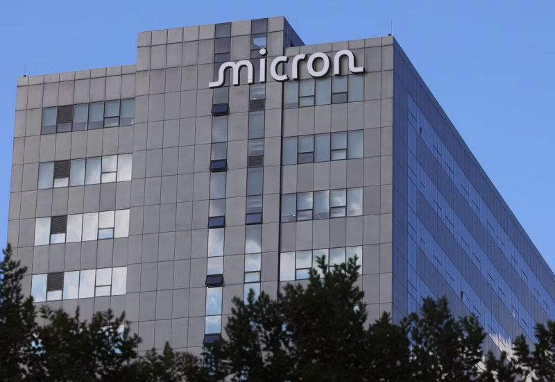 От средата на месеца цената на акциите на Micron намали приблизително с 30 %