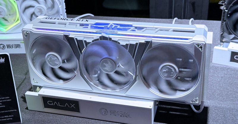 Галакс представи концепцията GeForce RTX 6090 Hall of Fame със четири вентилатори и кристали Swarovski