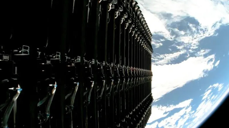 SpaceX обвинява Blue Origin в създаването на смущения от антени TeraWave, които могат да засегнат 10 милиона потребители на Starlink.