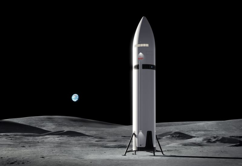 Главата на стартапа Voyager Technologies обещава, че през следващите десет години хората ще живеят и работят на Луната.
