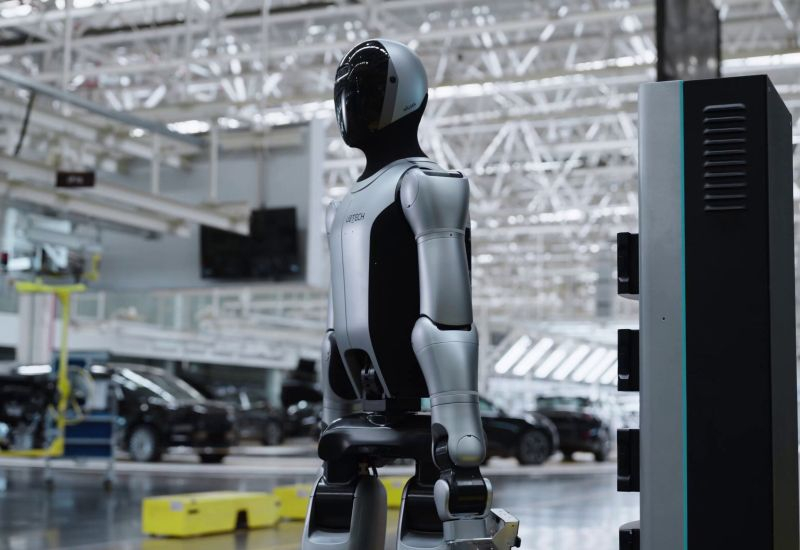 Китай ускорява въвеждането на роботи: производството на индустриални машини се увеличи с 31 % в рамките на една година