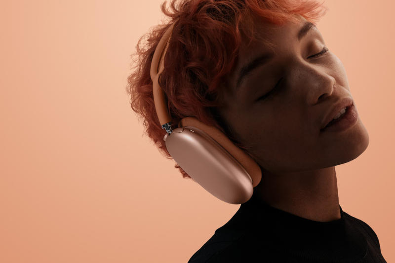 Дизайнерът на Apple сподели подробности за разработката на AirPods Max