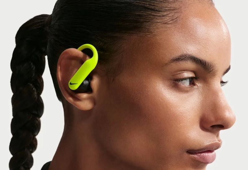 Apple и Nike заедно представиха ограничена серия слушалки Powerbeats Pro 2