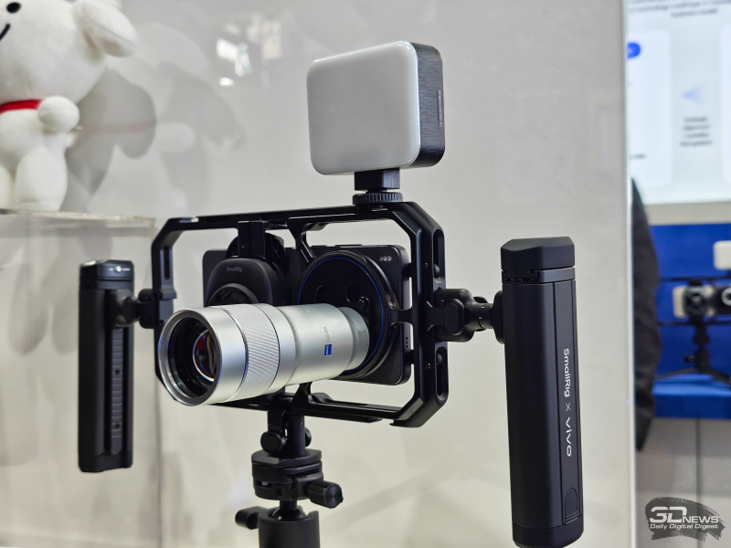 Виво представи смартфона X300 Ultra със разширена камера и обещава да го направи достъпен извън Китай.