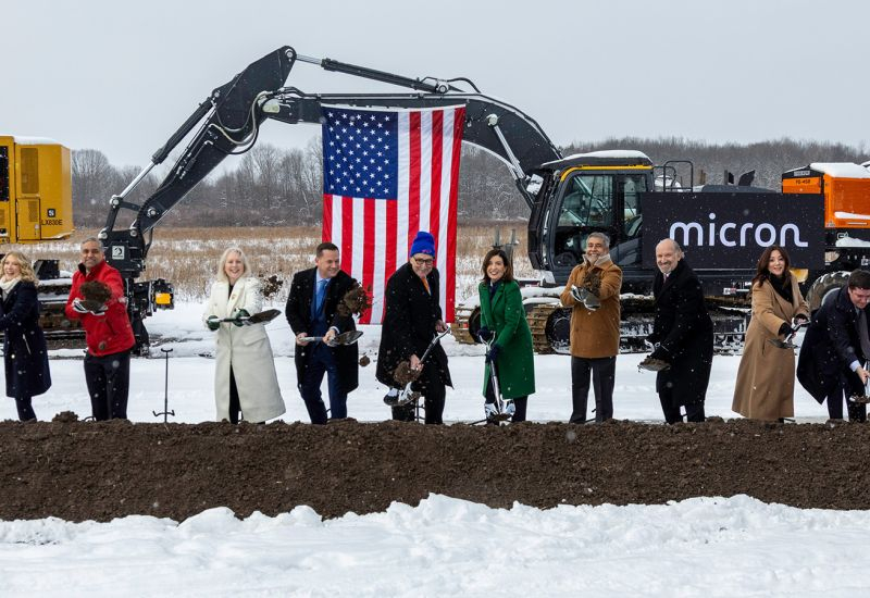 Микрон обещава да се бори със заплахата от недостиг на памет, значително увеличавайки капиталоизвестията – инвеститорите са скептични.