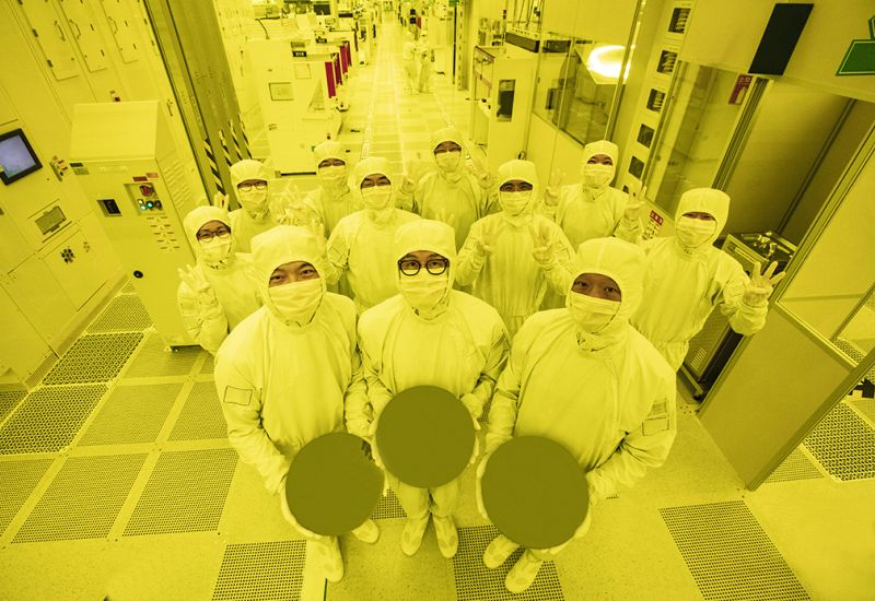 Покрайните пазари за полупроводници ще достигнат обем от 1 трилион долара още тази година, което се случва четири години по-рано от планираното, благодарение на развитието на изкуствения интелект.